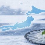 経済低迷を背景に、てっさ（フグ刺し）が並ぶ食卓と日本地図を重ねたイメージ